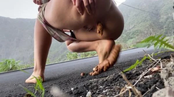 Linda aka VeganLinda (Best Of CRAZY Poo Pee Canary Islands Part 2 - HD 720p) [mp4 / 1.80 GB] - Scat Download
