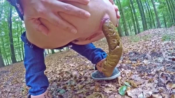 HUGE Sausage In The Woods - HD 720p [mp4 / 31.6 MB] - Scat Download