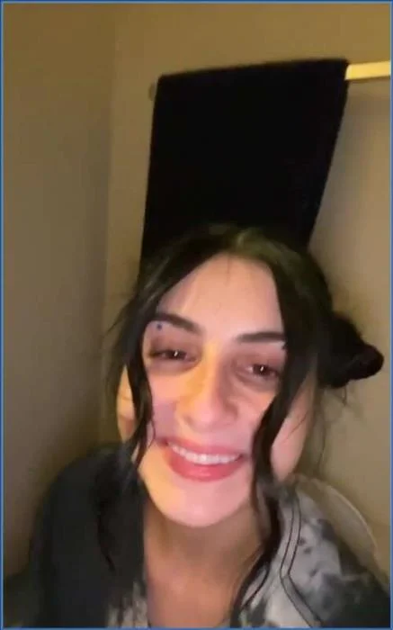 Kaitlyn Katsaros (Midnight pee with Kait lmao - HD 720p) [mp4 / 9.74 MB]