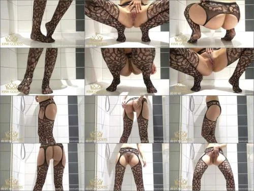 Godess Kink aka TeenScatGodess (Stocking Pee - HD 720p) [mp4 / 14.82 MB]