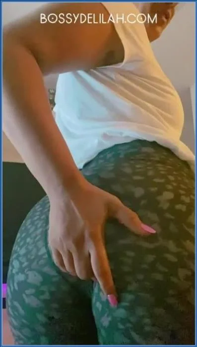 Bossy Delilah (Steven paypig fart sniffer reward - SiteRip) [mp4 / 13.59 MB]