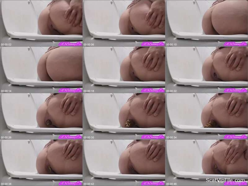 XO Bunny (Toilet - HD 720p) mp4 / 3.07 MB screenshot