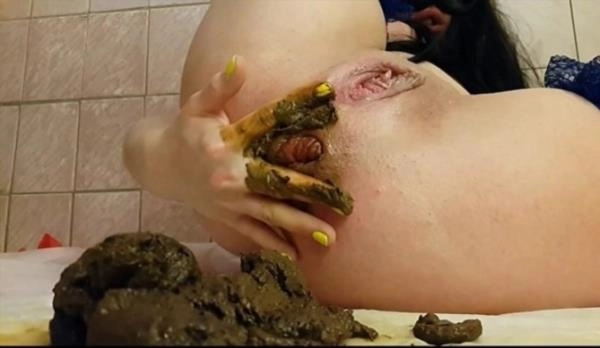 A little fingering…and a lot of shit and smear - FullHD 1080p [mp4 / 1.51 GB] - Scat Download