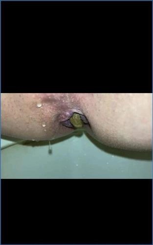 Missellie Compares Farts and Poop in Hardcore Fetish Clip - Scat Download