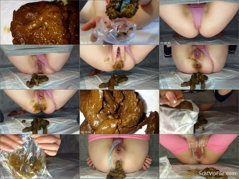 Anna Coprofield Solo Scat Porn with Peeing in Latest Video screenshot