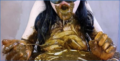 Anna Coprofield’s Private Dinner: Farting, Peeing, and Shit Eating mess - Scat Download