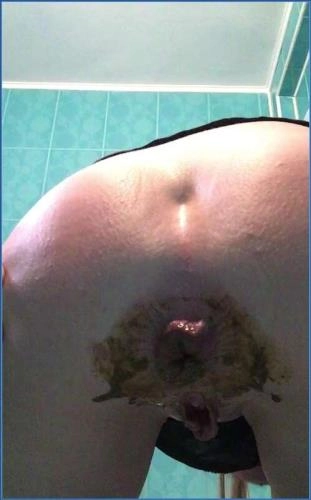 Ella Gilbert Takes a Huge Shit in Friend's Toilet- Dirty Peeing Clip - Scat Download