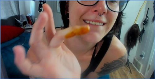 Hardcore Shitting with Missellie in The-Diarhea-Licker- Puke Meets Peeing - Scat Download
