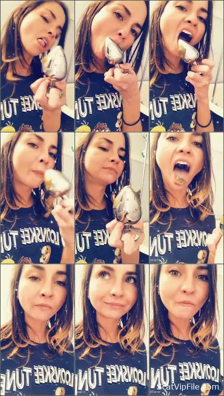 LilbuttLex Licks Her Butt Plug Clean After Extreme Pooping and Fisting screenshot