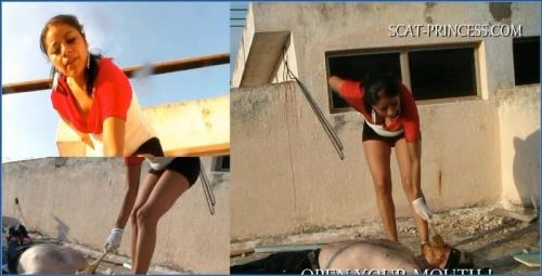 Denise Delivers Wild Scat and Heavy Peeing in Mexican Fetish Clip - Scat Download