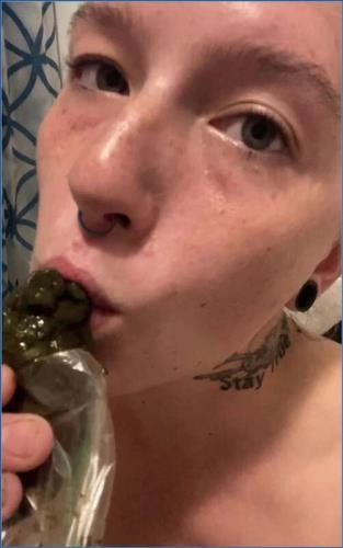 Missellie Piss Drinking and Shitting Scat Video 💩 - Scat Download