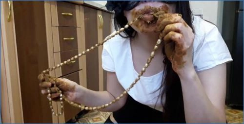 Scatlina Smears with Pearl Beads in Hardcore Fisting Scat Clip - Scat Download
