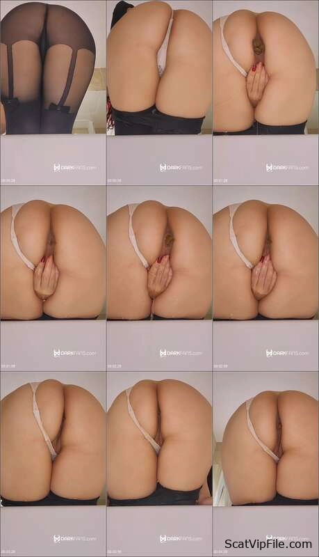 Domina Marbella Scat Porn in POV Femdom Facesitting 💩 screenshot
