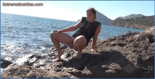 Nadya's Wild Pooping Clip in Crap My Pants by the Sea - Scat Download
