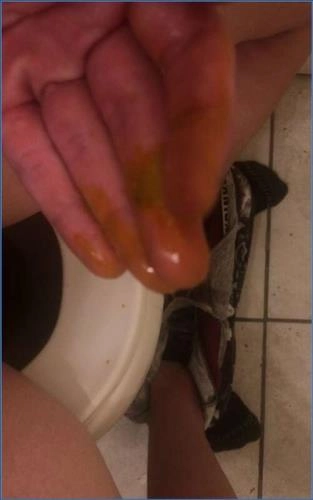 Missellie Shitting and Piss Drinking Scat Porn Video 💩 - Scat Download