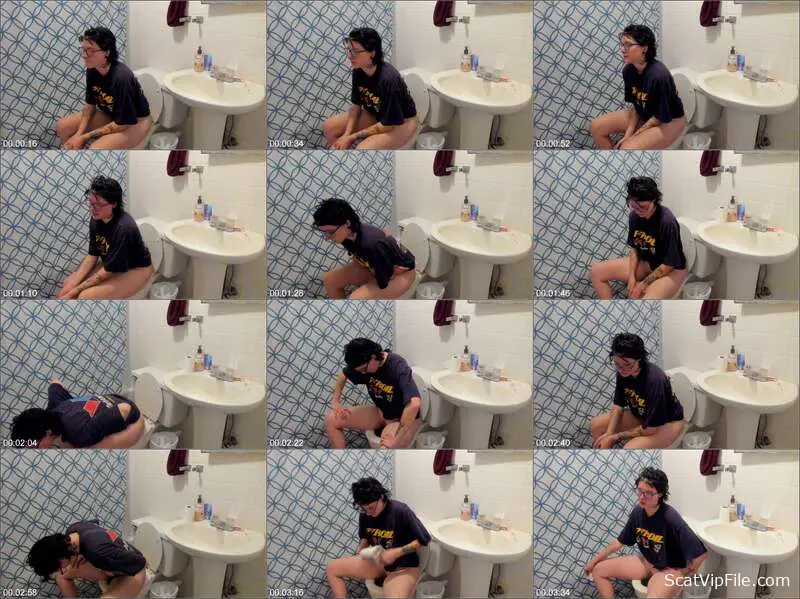 Missellie Drops Wild Scat Clip with Heavy Farting in Toilet Porn Video screenshot