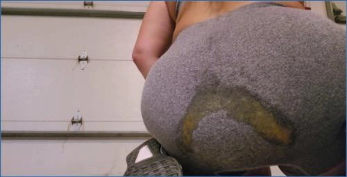 BetweenMyCheeks Fills Spandex with Hardcore Copro Outdoors - Scat Download