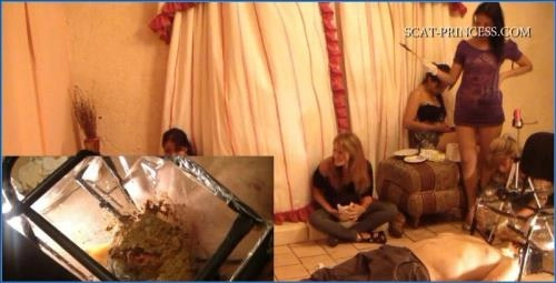 Peeing and Sadomasochism with a Latina - Hard to resist Toilet Chair - Scat Download