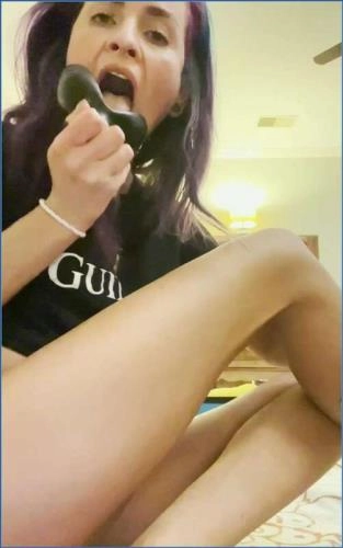 LilbuttLex Stretches Her Ass with Fisting and BDSM in Wild Scat Action - Scat Download