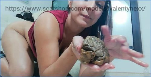 Valeria Gz Masturbates with Toys and Shows Off Diarrhea in Latin - Scat Download