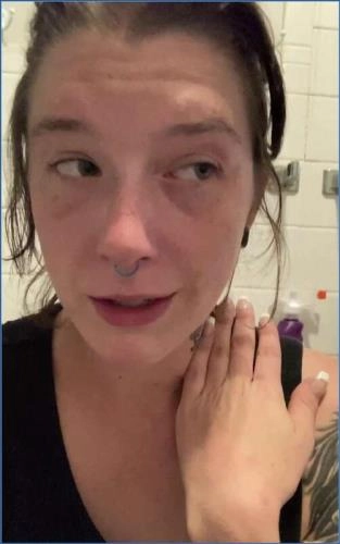 Missellie's Sordid Vomit and Shit Smearing Ritual on Camera - Scat Download