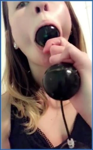 LilbuttLex Fists Her Way Through Extreme Anal Beads and Gaping - Scat Download