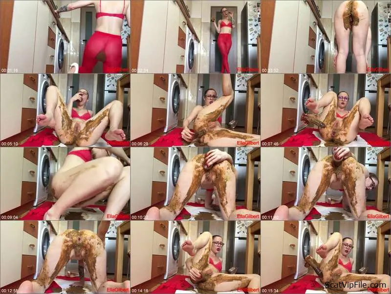 Ella Gilbert Shits, Smears, and Fist Drives Her Big Ass in Solo Scat screenshot
