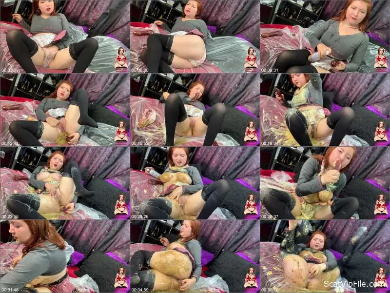 GingerCris Takes Charge in Her Extra Messy Smearing Solo Scat Set screenshot