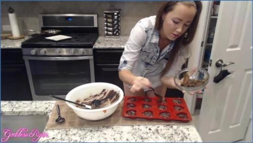 Goddess Ryan Shits and Bakes Heart-Shaped Fudge in Extreme Scat Porn - Scat Download