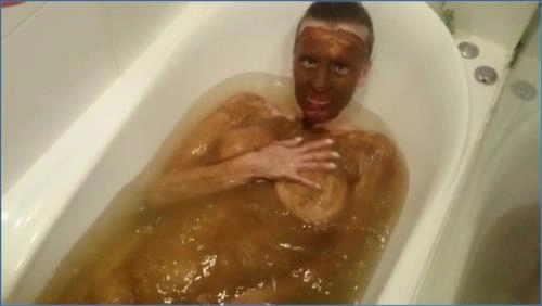 Brown wife Smearing in Piss and Shit Water Bath Part 2 - Scat Download