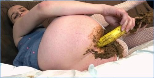 Emily Milk Puts on a Wild Kaviar Shit Show with Enormous Banana - Scat Download