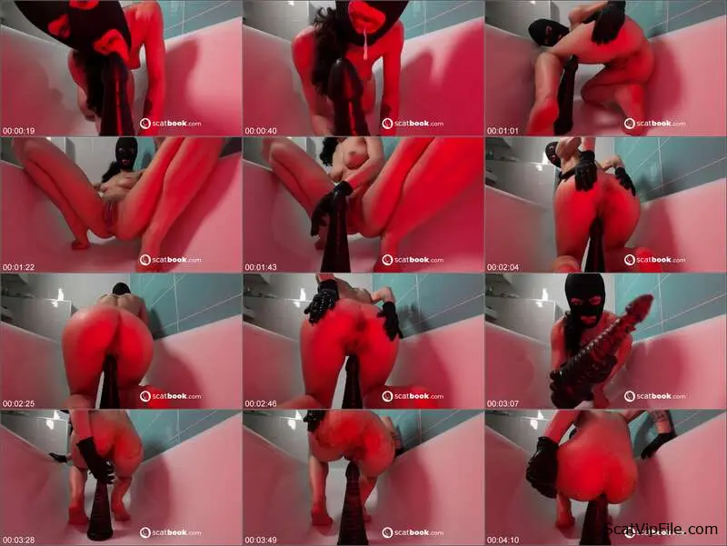 Stacy Bloom Shows Off Her Kaviar Prowess in Mucky Anal Scat Action screenshot