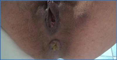 Mistress Roberta in Hardcore Diarrhea Shitting and Enema Domination - Scat Download