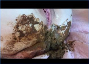 Wastedwetness Explores messy Scat and Piss Fetishes - Scat Download